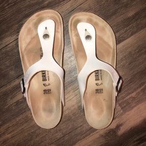 White Gizeh Birkenstock’s